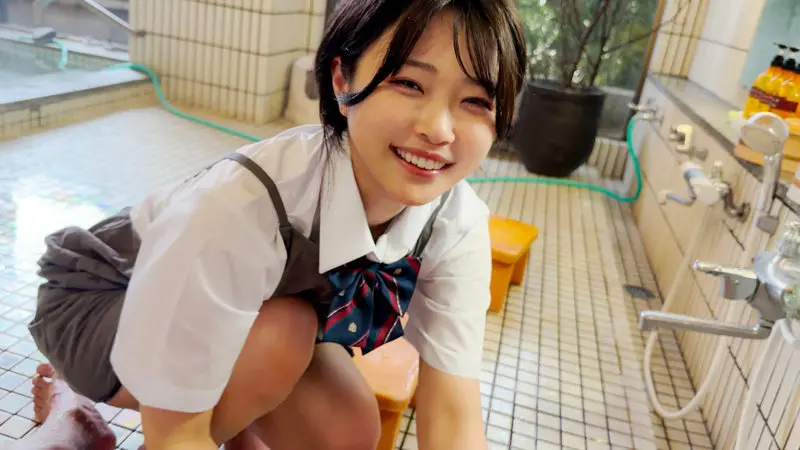 青坂あおい | 話題沸騰！美乳が挑む女子校生 超エロいスチール写真(kure046)-2